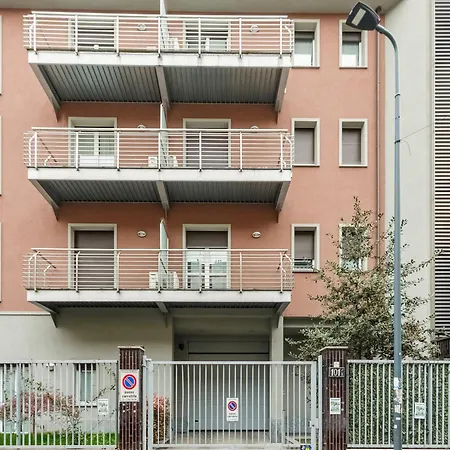Lägenhet Candiani C3 Quadrilocale 2 Livelli Milano